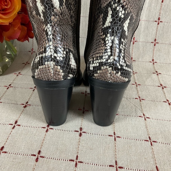 ☘️HP☘️ Vince Camuto Womens Gravana Knee High Boots Snakeskin Embossed Leather 5 - Picture 9 of 9